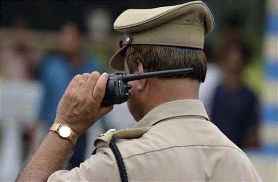 http://citytehelka.in/dsp-jaiparksh-par-rishwat-k-mamle-me-police-ne-kiya-baghoda-ghoshit/