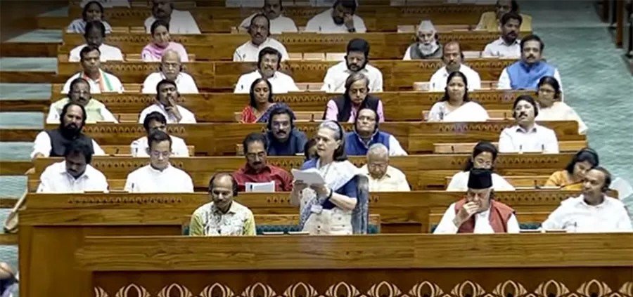 loksabha-me mahila aarakshan bill per charcha soniya gandhi boli ye kanoon sabse phle mere pati laaye the rajyesabha me gir gya tha 7 voto se