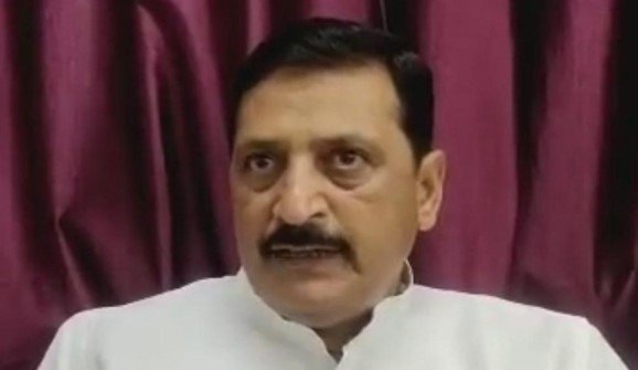 nuh-hinsa-me naam aane ke bad congress vidhayak maaman khan pahunche highcourt