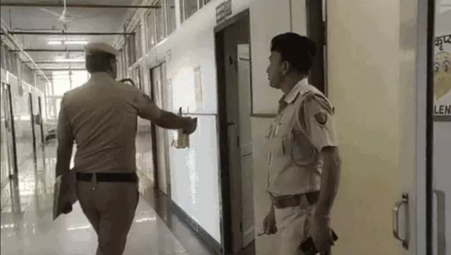 Panipat : ममता पर दाग, सिविल अस्पताल के शौचालय में बच्चे को जन्म देकर महिला हुई फरार, जांच में जुटी पुलिस 2 Screenshot 737