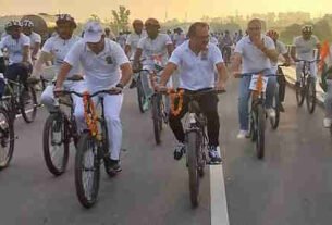 http://citytehelka.in/jind-ki-cyclothon-yatra-me-shamil-hua-kutta-logon-ko-de-rha-nashamukti-ka-sandesh/