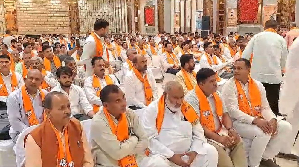 भाजपा प्रदेशाध्यक्ष ने कांग्रेस पर साधा निशाना, बोलें मोहब्बत की दुकान में मिल रहा नफरत और लात-घूसे का प्रसाद 2 ओपी