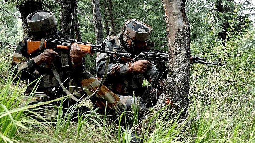 anantnag ainchountair : suraksha balon ka doosare din opareshan jaaree, kyon hai aatankavaadiyon mein baukhalaahat