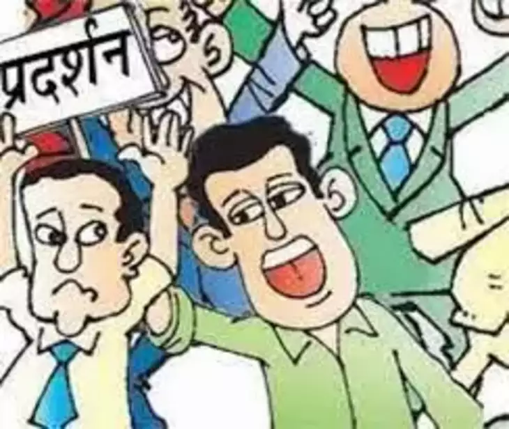 jhoothe rapai chasai darj karavaane ke aarop, mohan nagar chhowk par jaam lagaakar nyaay kee guhaar
