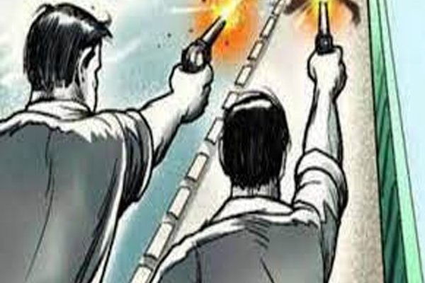 sonipat ke gaanv laath mein do logon kee sareaam gaaliyaan maarakar hatya