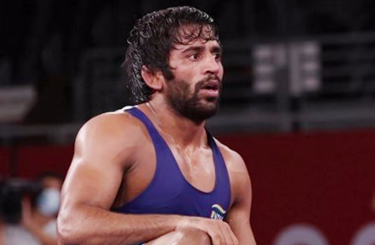 kushtee mein dangal : bajarang ne vishaal ko kushtee mein patakhanee dee to panchaayat 27 laakh ke saath degee kaar aur bhains