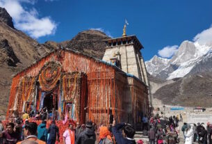 Clear weather after rain in Kedarnath