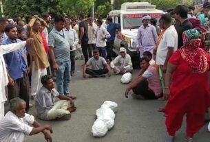 rohtak : ek hee chita par kiya parivaar ka antim sanskaar