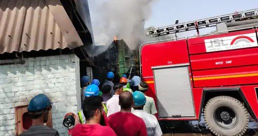 Hisar : Metal Industries की रोलिंग मिल में लगी आग, भट्ठी की आग से फटा तेल का पाईप, एल्यूमीनियम की बन रही थी चदरें 3 001 1696661524