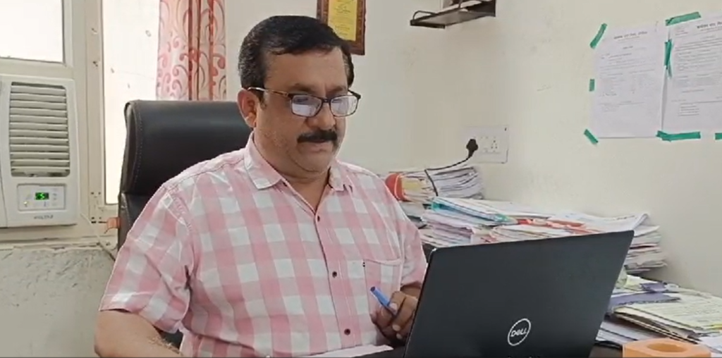 17 Lakh बकाया प्रॉपर्टी टैक्स, Nagar Nigam ने Atlas Cycle Factory के प्रत्येक दरवाजे को किया Seal 2 Screenshot 809