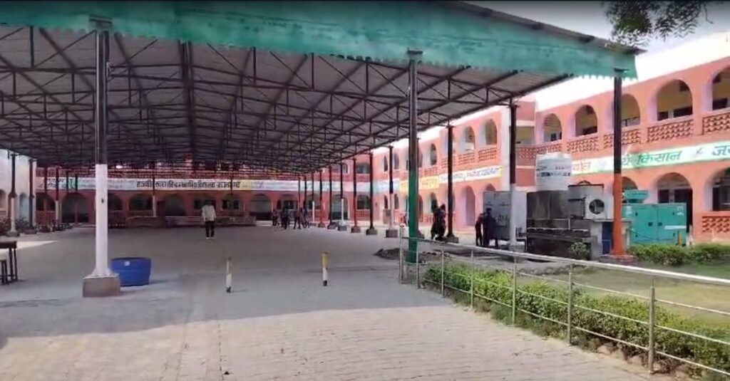 Jind : शिक्षा के मंदिर में छात्राओं से अश्लील हरकतें : काले शीशे के पीछे Principal करता था छेड़छाड़, Girls को भेजती थी Teacher 2 छात्राएं 1