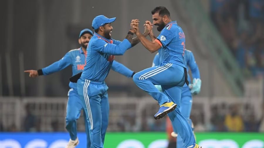 IND-ENG Match Live : भारत ने वर्ल्ड कप में लगातार हासिल की छठी जीत, इंग्लैंड को 100 रन से मात देकर प्वाइंट टेबल में टॉप पर 2 मैच 23