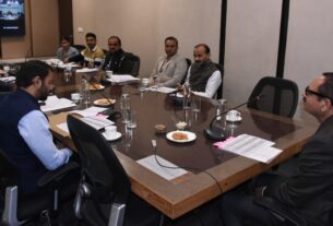 Divisional Commissioner reviews the progress of Gurugram