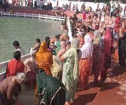 Yamunanagar: Not only do people take a dip of faith in the Kapal Mochan fair