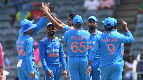 India vs South Africa 1st ODI : दक्षिण अफ्रीका 116 रन पर ढेर, अर्शदीप और आवेश की धुआंधार गेंदबाजी ने झटके 9 विकेट 5 %E0%A4%95%E0%A5%8D%E0%A4%B0%E0%A4%BF%E0%A4%95%E0%A5%87%E0%A4%9F