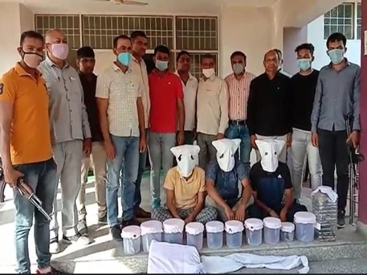 Bhiwani CIA police seized a cache of weapons