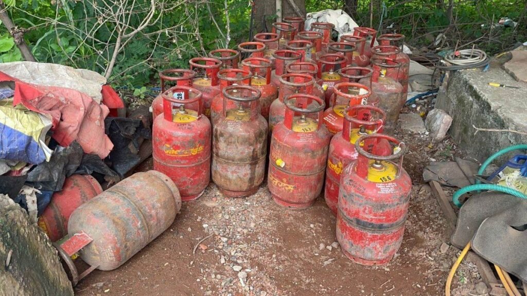 26 08 2023 domestic gas filling work 2023827 161545