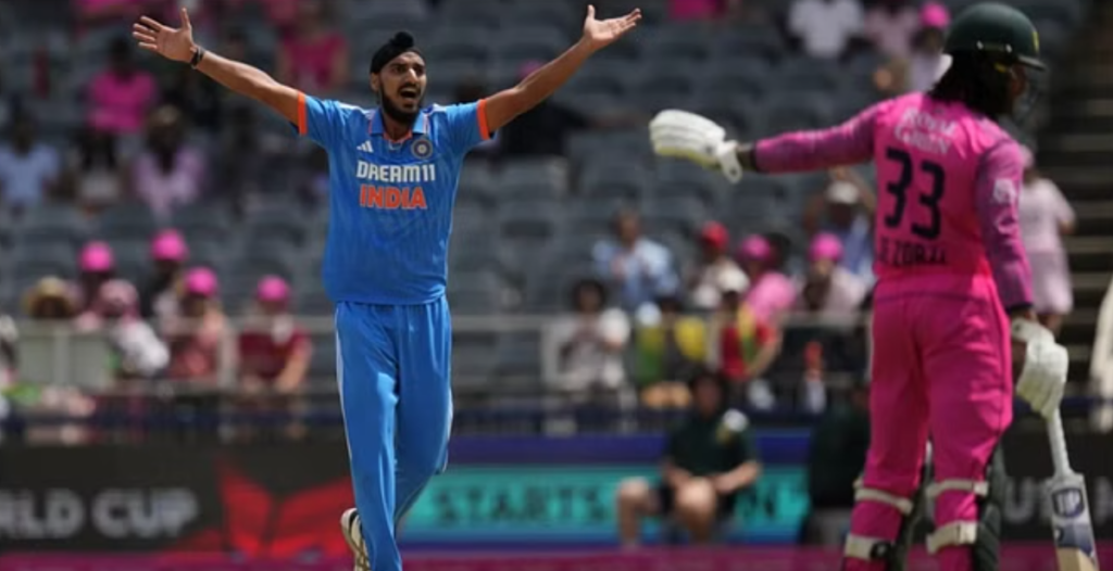India vs South Africa 1st ODI : दक्षिण अफ्रीका 116 रन पर ढेर, अर्शदीप और आवेश की धुआंधार गेंदबाजी ने झटके 9 विकेट 9 Screenshot 1295