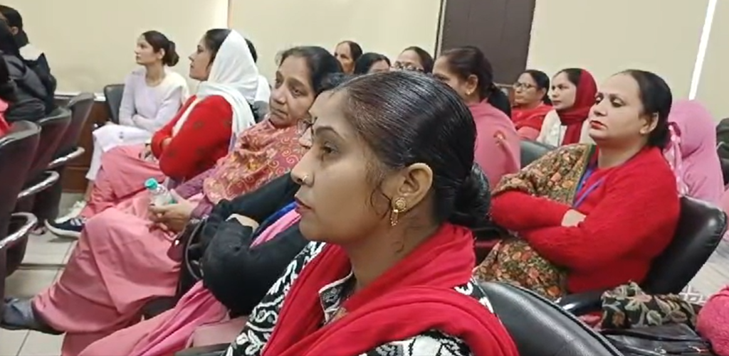 Sonipat : मिनी सचिवालय पर मनाया सुशासन दिवस, अधिकारियों-कर्मचारियों सहित राज्यसभा सांसद कार्तिकेय ने सुना मुख्यमंत्री का लाईव 4 Screenshot 1424