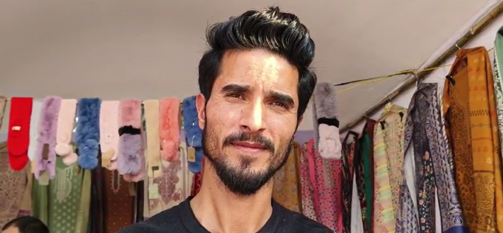 Kurukshetra : सुप्रीम कोर्ट के धारा 370 के फैसले को बताया वैद्य, गीता महोत्सव में जम्मू कश्मीर से आए लोगों ने दी मिली जुली प्रतिक्रिया 2 Screenshot 982