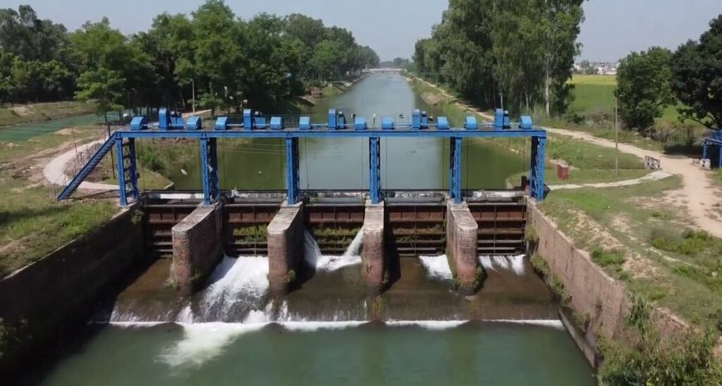 SYL विवाद फिर से सुर्खियों में, सुप्रीम कोर्ट के आदेश के बाद अब केंद्र हरियाणा-पंजाब के बीच करेगा मध्यस्थता, 28 दिसंबर को बैठक 4 maxresdefault 1