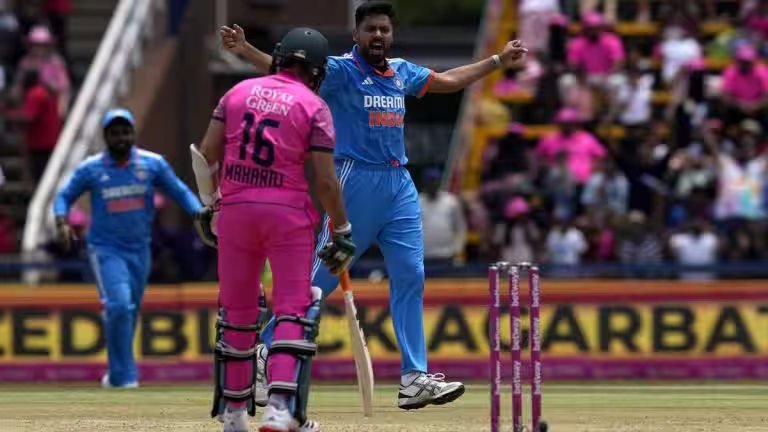 India vs South Africa 1st ODI : दक्षिण अफ्रीका 116 रन पर ढेर, अर्शदीप और आवेश की धुआंधार गेंदबाजी ने झटके 9 विकेट 4 क्रिकेट 3