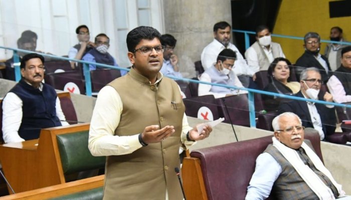 Haryana Assembly : सदन में फिर उठा sexual harassment मुद्दा, Abhay Chautala का आरोप मंत्री Sandeep Singh का बचाव कर रही सरकार, Anil Vij ने कोर्ट के पाले में डाली गेंद 9 दुष्यंत 1 2