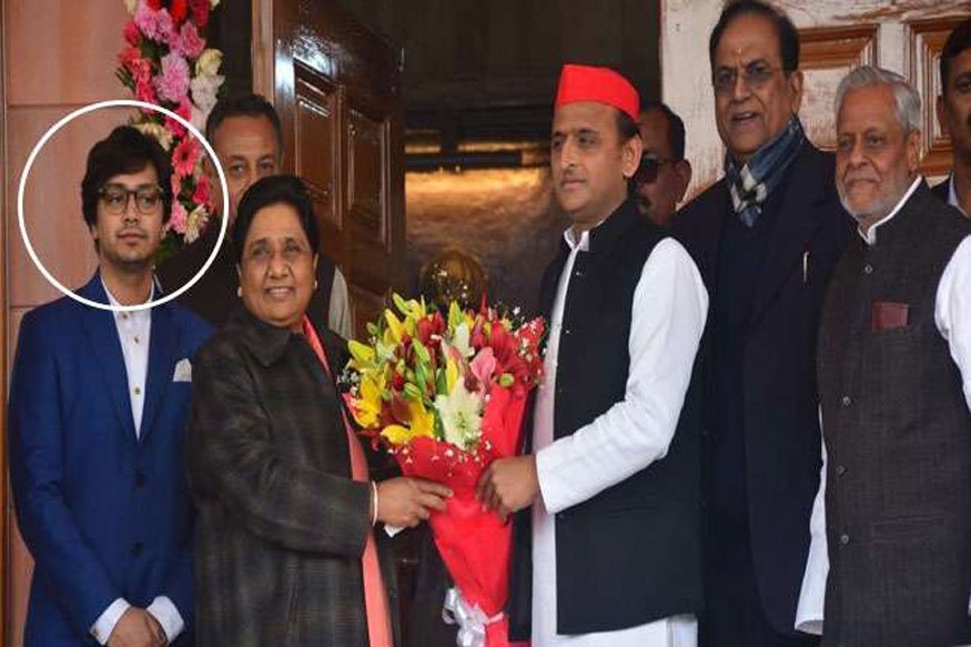 BSP प्रमुख Mayawati ने भतीजे Akash Anand को बनाया उत्तराधिकारी, अब पर्दे के पीछे नहीं सामने से करेंगे राजनीतिक पिच पर बैटिंग 10 माया 9