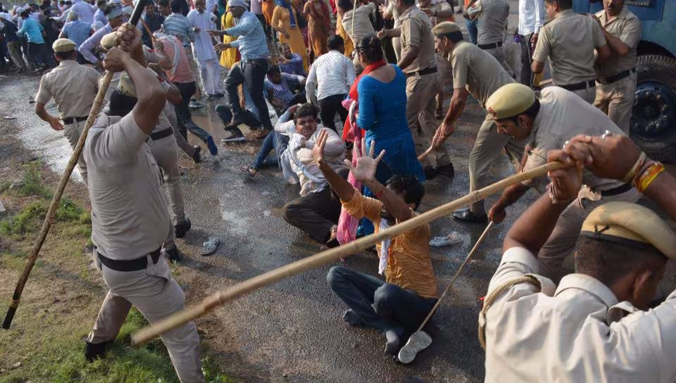 Police lathicharge on guest teachers