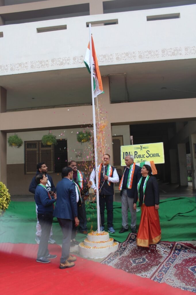 I.B.(L) Public School में राध्या और परी की देशभक्ति पर प्रस्तुत कविता ने मोहा सबका मन, अतिथियों ने आकाश में गुब्बारें छोड़ किया ध्वजारोहण 2 464d3d8d 9d16 4ba1 9c9d e81ee46a47ae