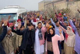 AAP state joint leader Rakesh Munjal leaves for Jind rally