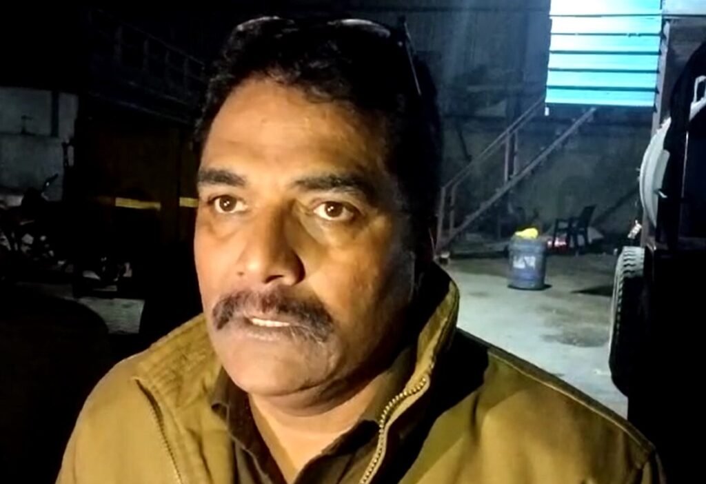 Yamunanagar : रात के अंधेरे में अवैध यूरिया खाद की सप्लाई, शिकायतकर्ता ने Video बनाकर दिया सबूत, इंडस्ट्री के सामने हुआ हंगामा 5 Screenshot 1785