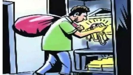 Jewelery worth Rs 4.10 lakh and Rs 26 thousand cash stolen