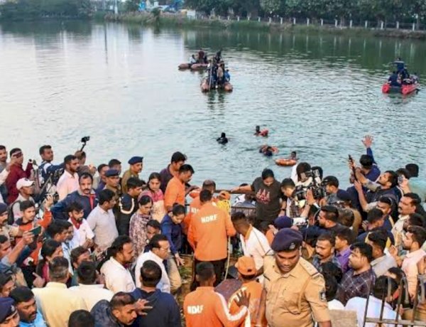 14 students and 2 teachers died after boat capsized in Vadodara's Harni Lake