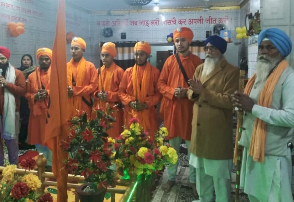 Samalkha में गुरु गोबिंद सिंह के प्रकाश उत्सव पर निकाला नगर-कीर्तन, शहरवासियों ने पुष्प वर्षा से किया स्वागत 4 एसएमके 0