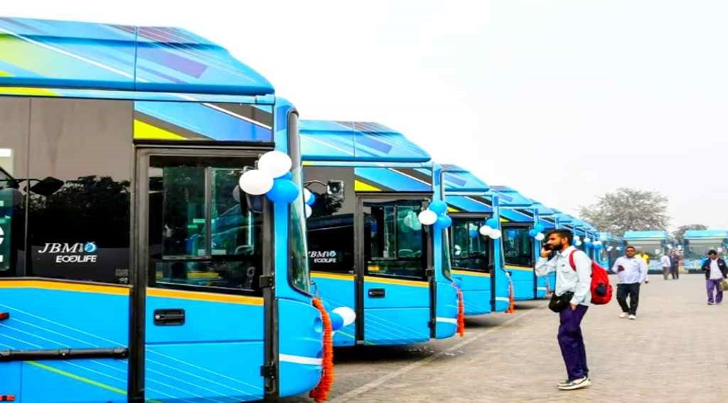 Panipat : CM से हरी झंडी मिलने के एक दिन बाद Electric Bus ने 2 बाइक सवारों को कुचला, दोनों युवकों की मौके पर मौत 6 बस 1