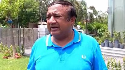 Sonipat : Congress MLA के ठिकानों पर 35 घंटे से ज्यादा चली ED raid, टीम देर रात अपने साथ ले गई जरूरी दस्तावेज, Surendra Panwar बोलें जांच में पूरा किया सहयोग 5 सुरेंद्र पंवार विधायक 2