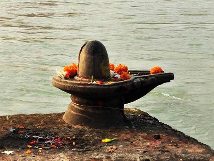 Pradosh Vrat 2024 : प्रदोष व्रत करने से भगवान शिव होगें प्रसन्न, जानिए तिथि, शुभ मुहूर्त व पूजा विधि 6 0521 shivling730