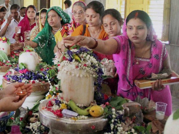 Pradosh Vrat 2024 : प्रदोष व्रत करने से भगवान शिव होगें प्रसन्न, जानिए तिथि, शुभ मुहूर्त व पूजा विधि 3 25 09 1499596350 1529861882