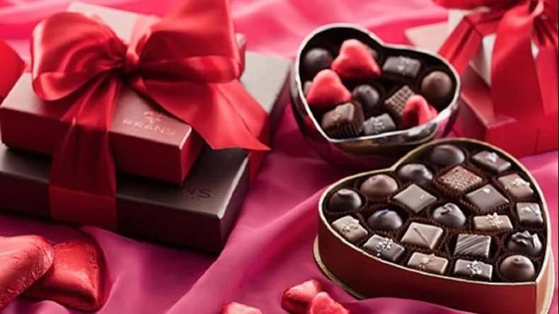 Chocolate Day 2020 Hindi Shayari Best Chocolate Day 2020 Hindi Shayari Images Chocolate Day Wallpaper