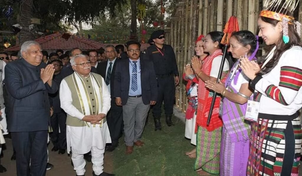 Faridabad : अंतर्राष्ट्रीय हस्तशिल्प Surajkund Fair में पहुंचे Vice President Jagdeep Dhankhar, Exhibition का निरीक्षण कर book का किया विमोचन 2 Screenshot 1959