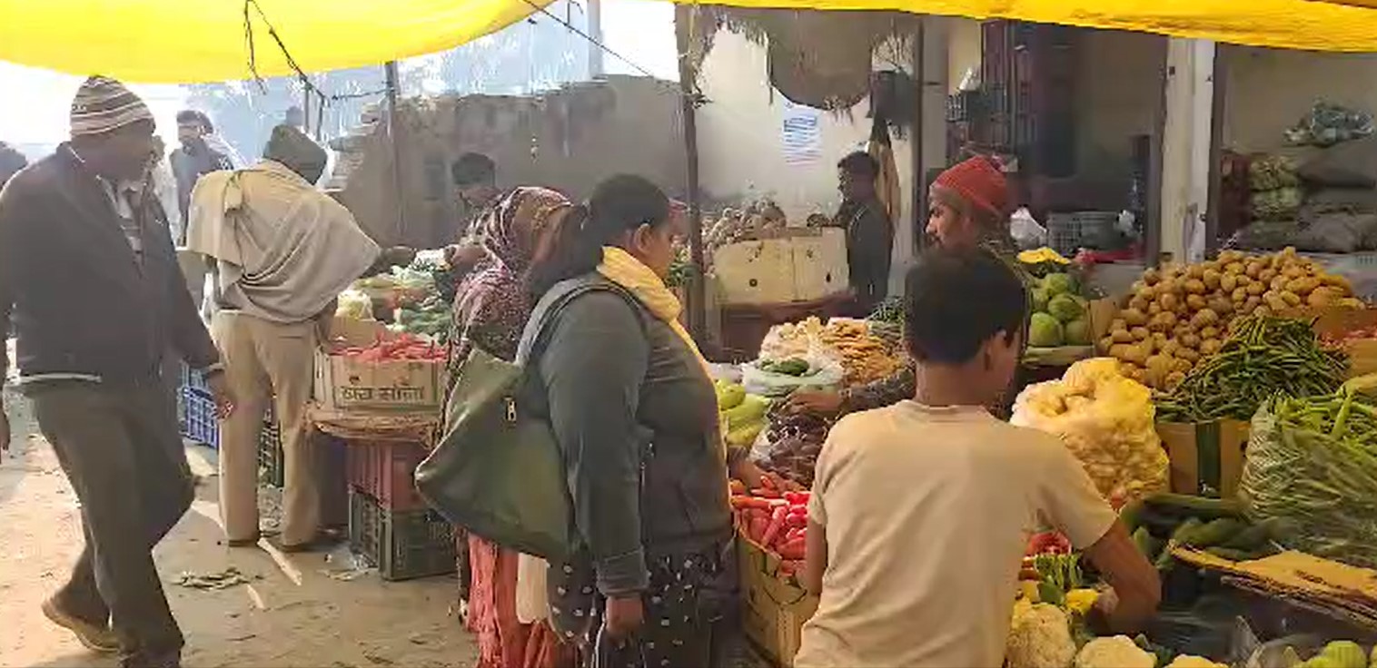 Mixed effect of indefinite strike of commission agents in vegetable market