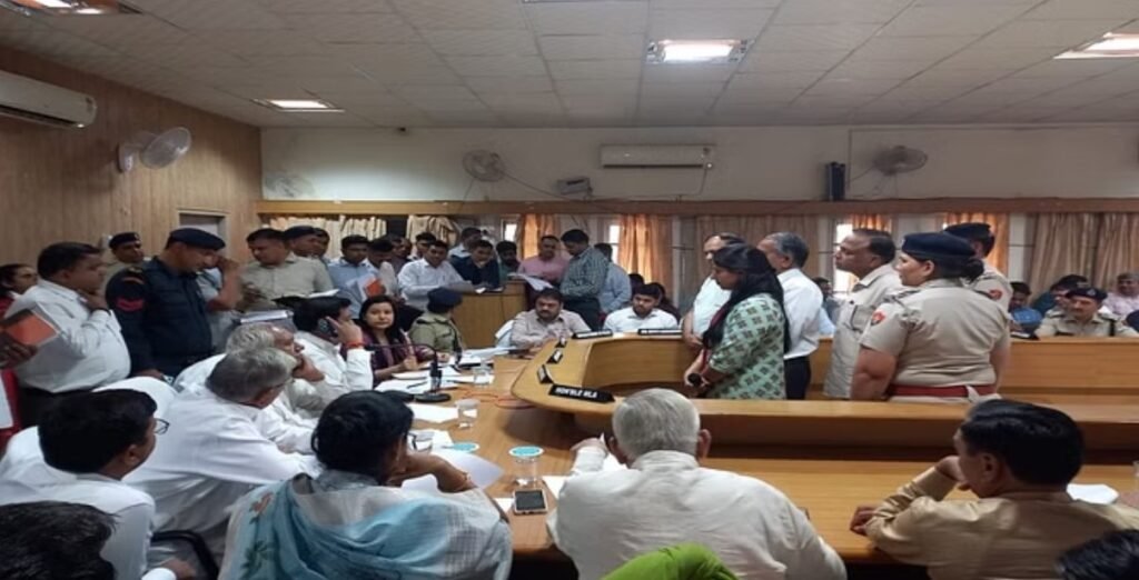 Narnaul में बिजली मंत्री ने निगम के JE को किया suspend, विजिलेंस जांच के दिए order, ग्रीवेंस कमेटी मीटिंग में 17 में से 12 शिकायतों का हुआ Resolved 4 Screenshot 2108