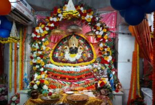 crowd of devotees gathered at Chulkana Dham