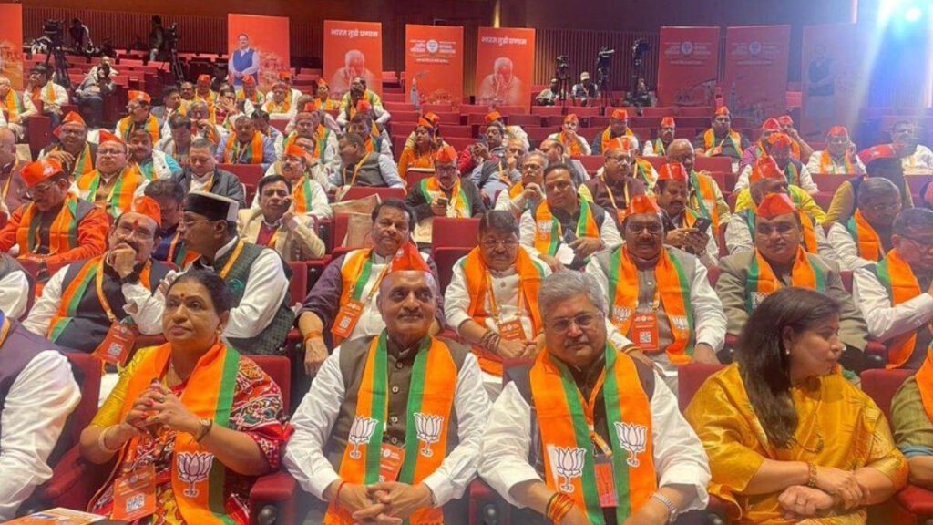 Delhi में भाजपा का National Convention शुरु, PM Modi बोलें BJP का 370 लोकसभा सीटें जीतना श्यामा प्रसाद मुखर्जी को सच्ची श्रद्धांजलि, नड्डा बोलें 17 प्रदेशों के बाद बंगाल में भी होगी जीत 6 अधिवेशन 12