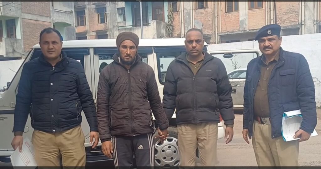 Yamunanagar में पुलिस ने Mobile Snatching का मुख्य आरोपी दबोचा, वारदात के बाद चलाता था ई-रिक्शा, एक आरोपी पहले ही गिरफ्तार, 7 वारदातों को दे चुके थे अंजाम 4 स्नैचर 2