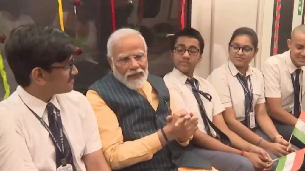 PM Modi inaugurated the country's first underwater metro-3