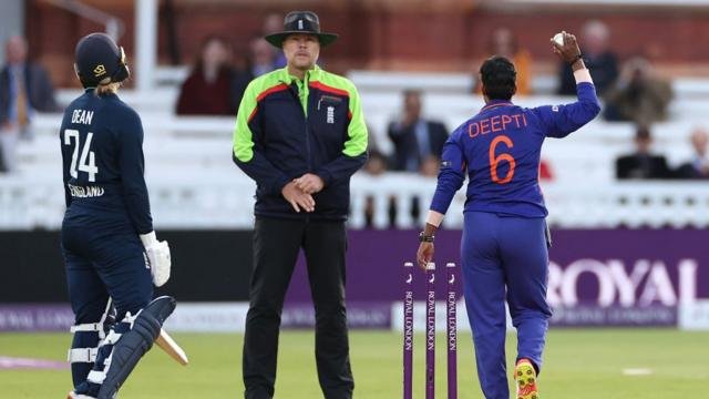 Deepti Sharma को चुना गया सबसे मूल्यवान खिलाड़ी, WPL में Hat-Trick लेकर रच दिया इतिहास, जानिए पहली महिला भारतीय गेंदबाज की कहानी 8 126839914 gettyimages 1426965153