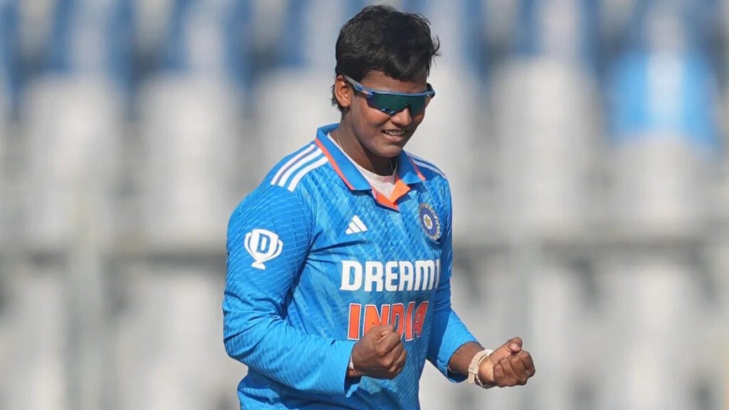 Deepti Sharma को चुना गया सबसे मूल्यवान खिलाड़ी, WPL में Hat-Trick लेकर रच दिया इतिहास, जानिए पहली महिला भारतीय गेंदबाज की कहानी 9 2 28