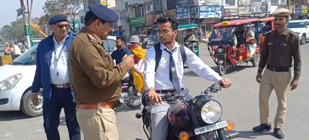 Yamunanagar में Traffic नियमों को तोड़ना वाहन चालकों को पड़ेगा मंहगा, Police हुई सख्त, पटाखे वाली Bullet का काटा मोटा चालान 2 2 4